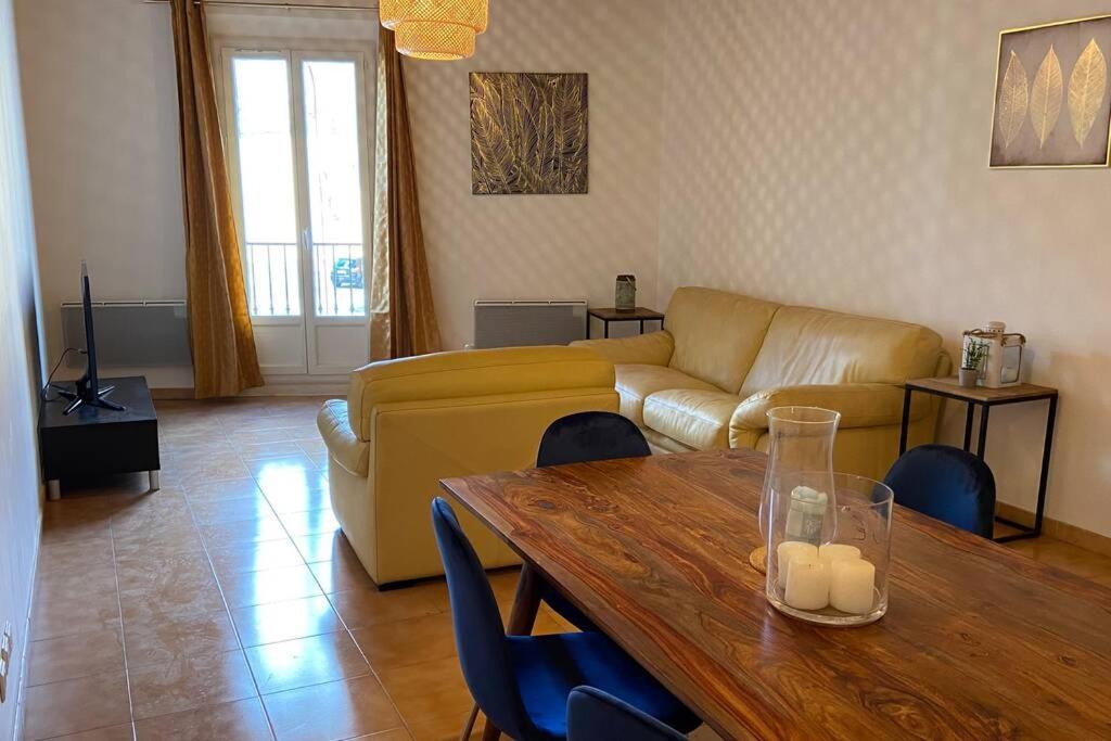 Tres Beau Appartement Au Centre Historique De Riez Luaran gambar